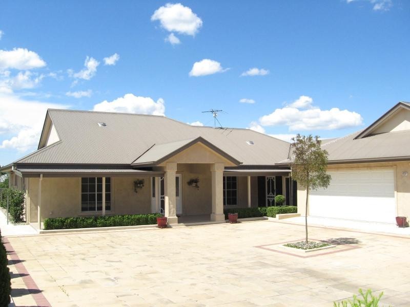 24 Thompson Street, Stanthorpe, Stanthorpe QLD 4380