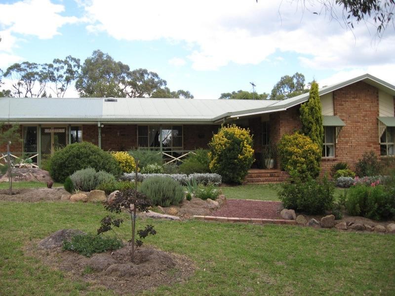 11 Pioneers Parade, Stanthorpe, Stanthorpe QLD 4380