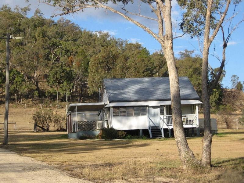 13 Jacobsens Road, Ballandean, Stanthorpe QLD 4380