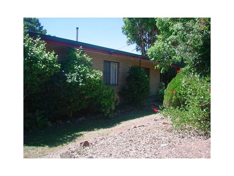 8 Roessler Avenue, Applethorpe, Stanthorpe QLD 4380