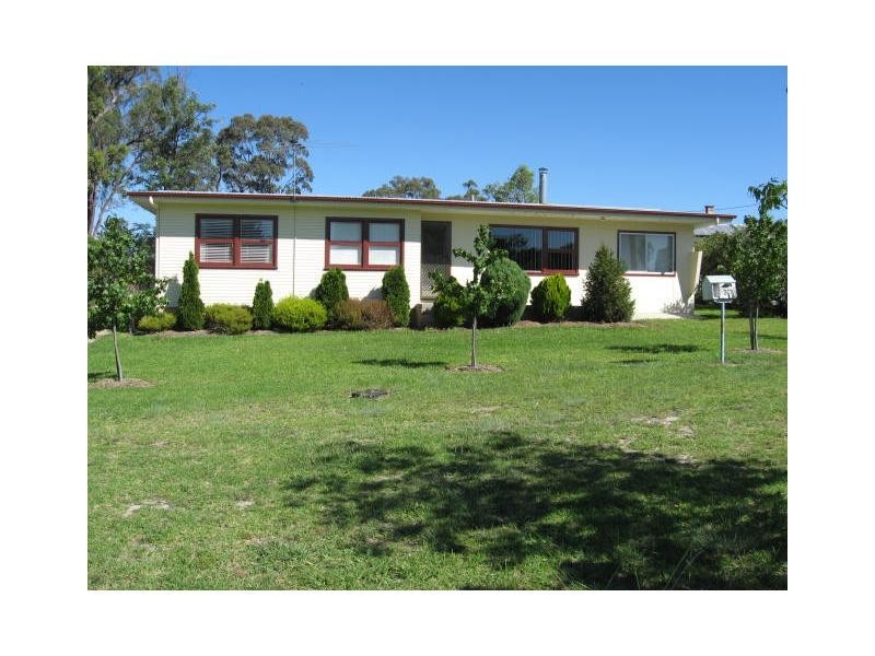 37 Wallangarra Road, Stanthorpe QLD 4380