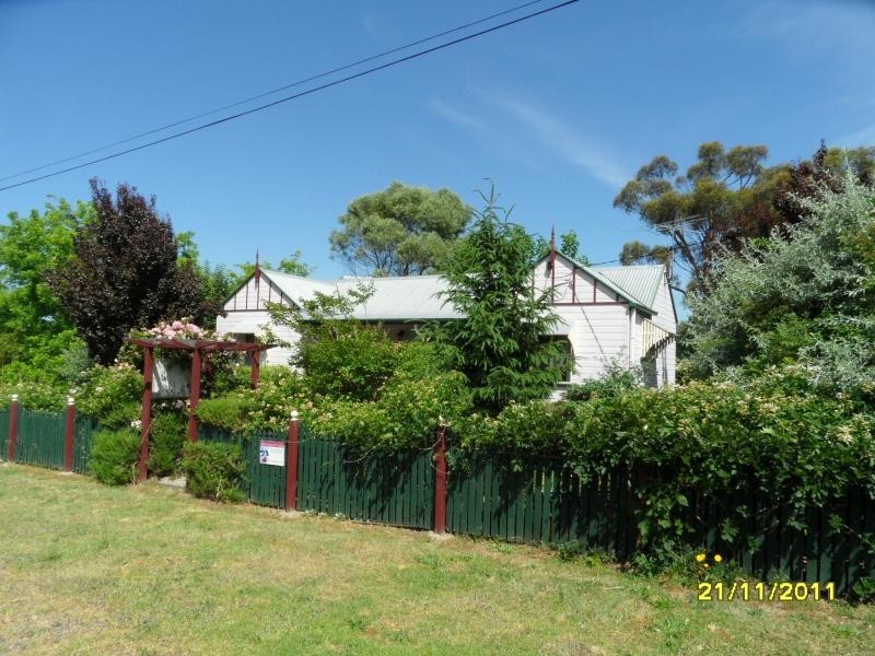 66 Wallangarra Road, Stanthorpe QLD 4380