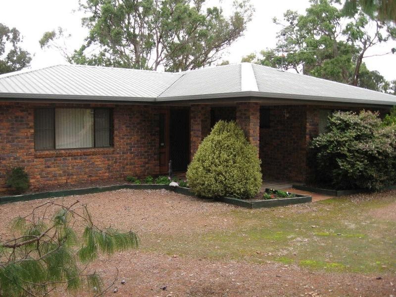 90 Caves Road, Stanthorpe QLD 4380