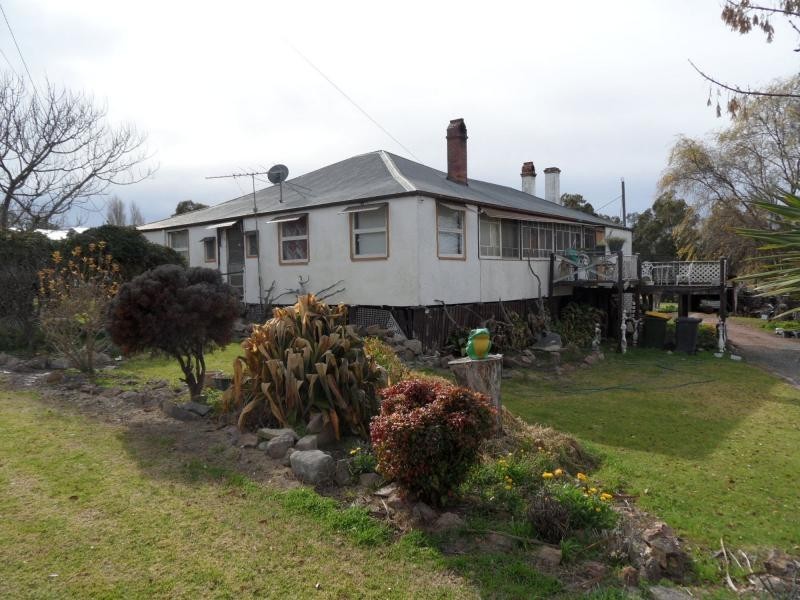 9 McGlew Street, Stanthorpe QLD 4380