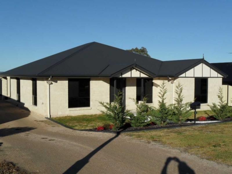 4 Sangricoli Court, Stanthorpe QLD 4380