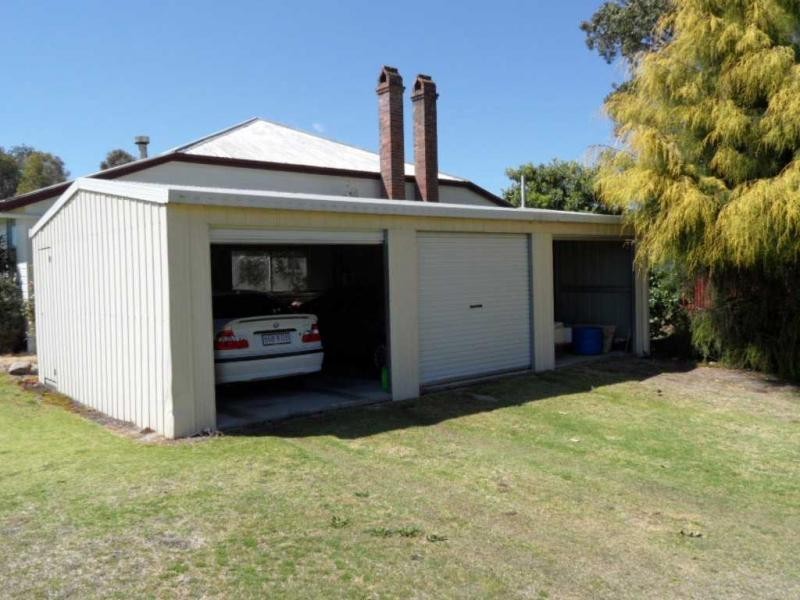 56 Wallangarra Road, Stanthorpe QLD 4380