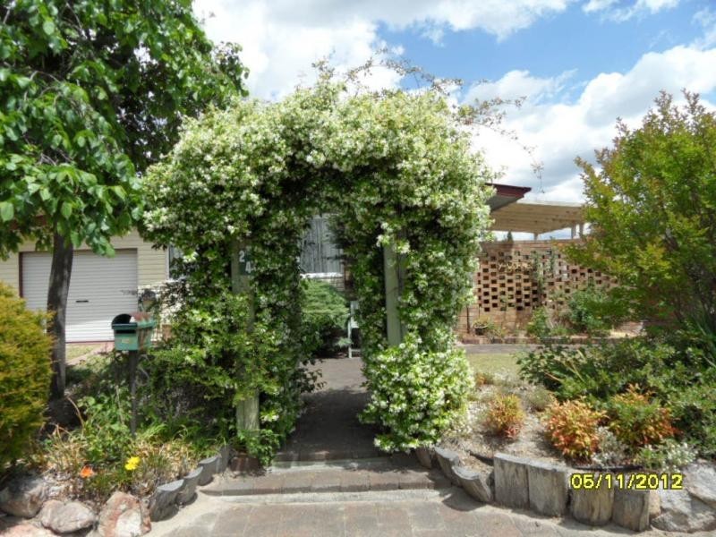 24 Clarke Street, Stanthorpe, Stanthorpe QLD 4380