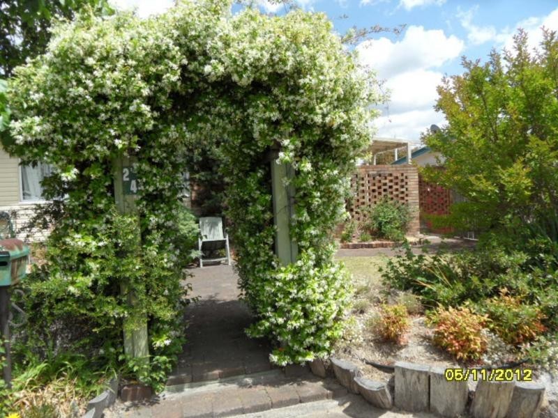 24 Clarke Street, Stanthorpe, Stanthorpe QLD 4380