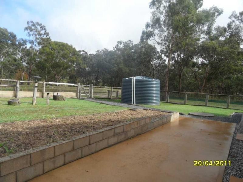 25 Acacia , Liston, Stanthorpe QLD 4380