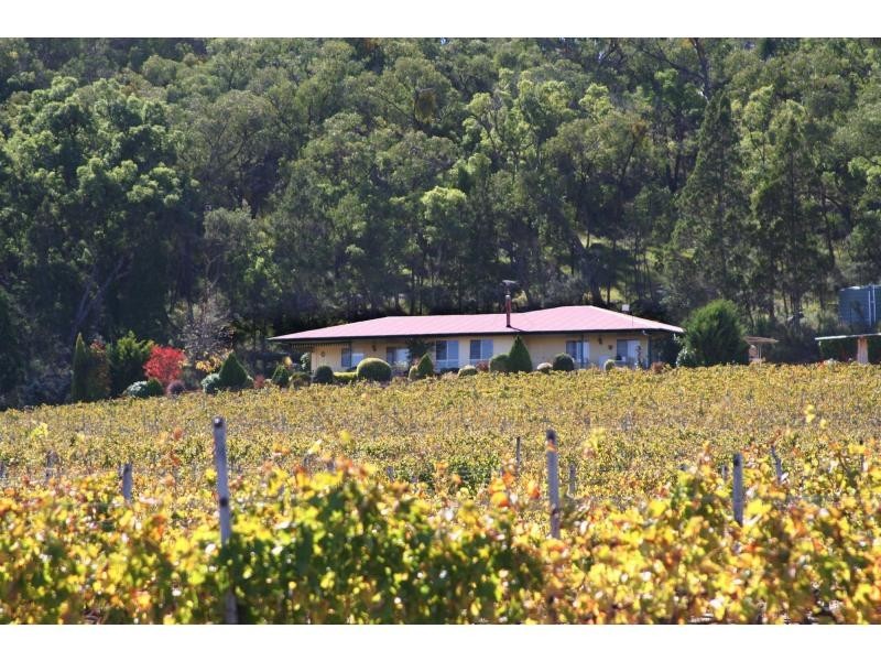 60 Zambelli Road, Stanthorpe QLD 4380