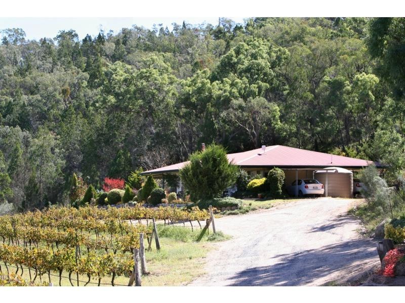 60 Zambelli Road, Stanthorpe QLD 4380