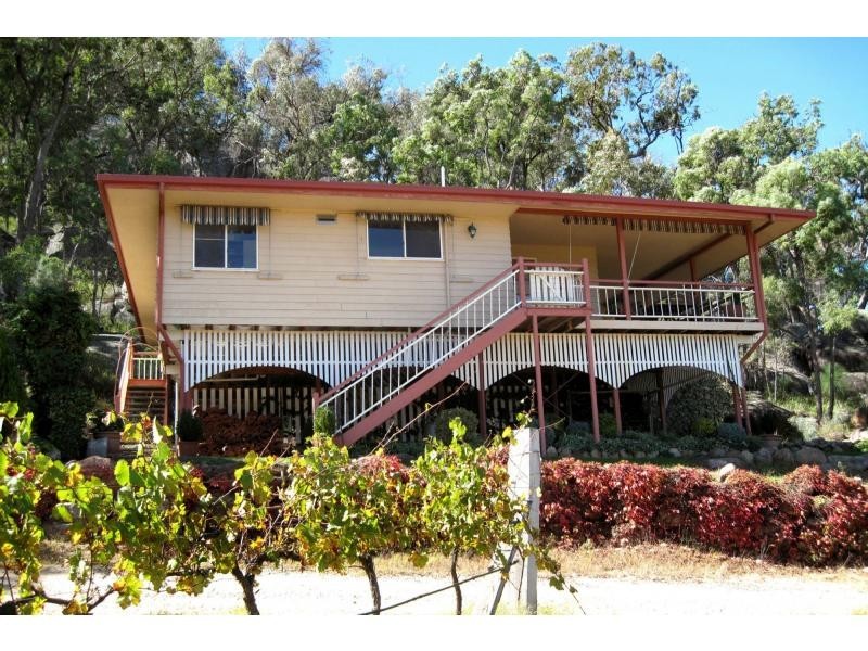 60 Zambelli Road, Stanthorpe QLD 4380