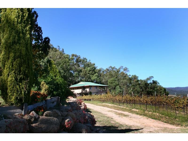 60 Zambelli Road, Stanthorpe QLD 4380
