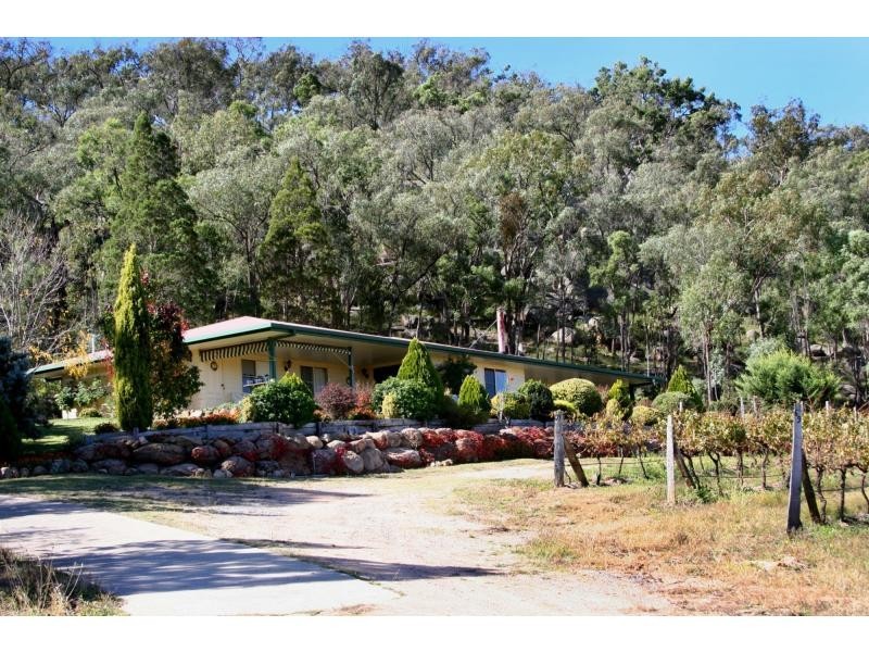 60 Zambelli Road, Stanthorpe QLD 4380