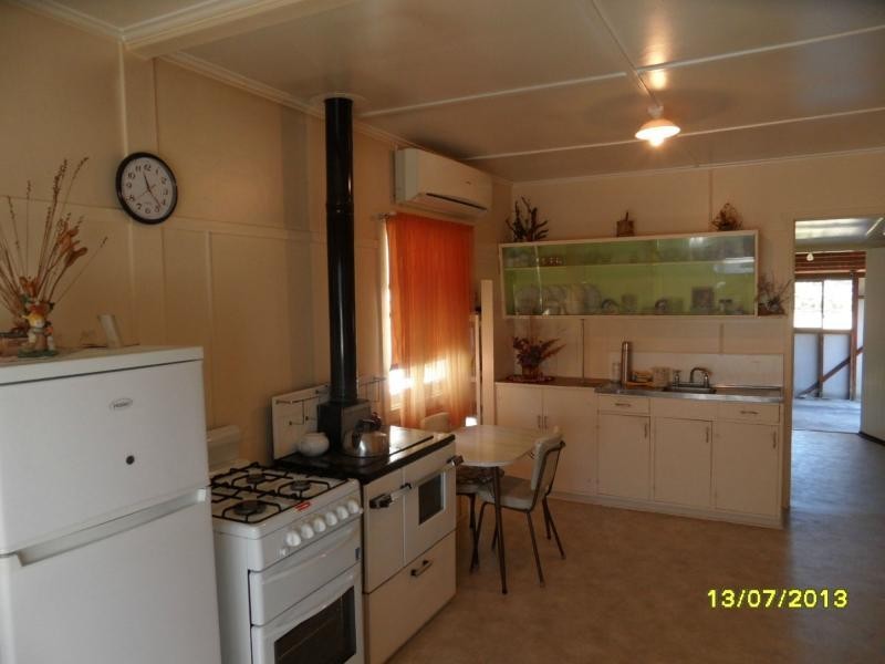 103 AMOSFIELD Road, STANTHORPE, Stanthorpe QLD 4380