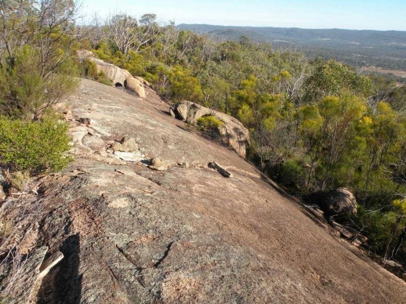 100 Maclean Lane, Ballandean, Stanthorpe QLD 4380