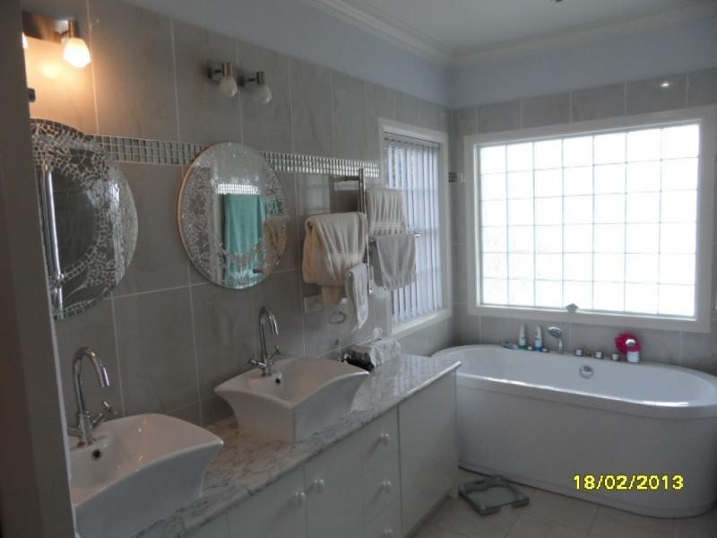 17 Fairway Crescent, Stanthorpe QLD 4380