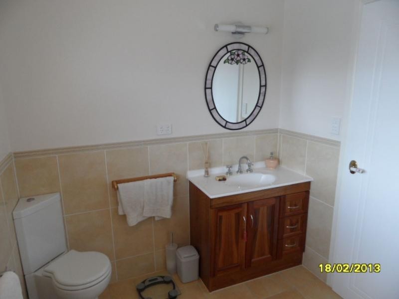 17 Fairway Crescent, Stanthorpe QLD 4380