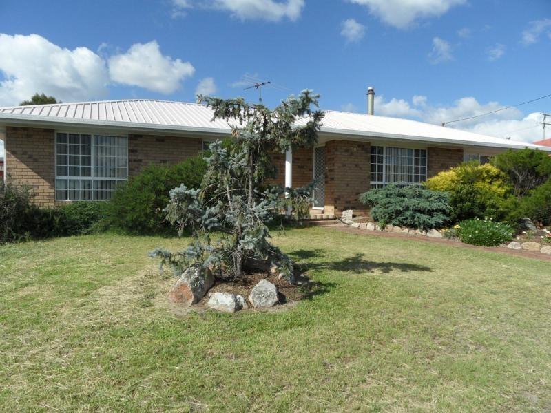 74 College Road, Stanthorpe QLD 4380