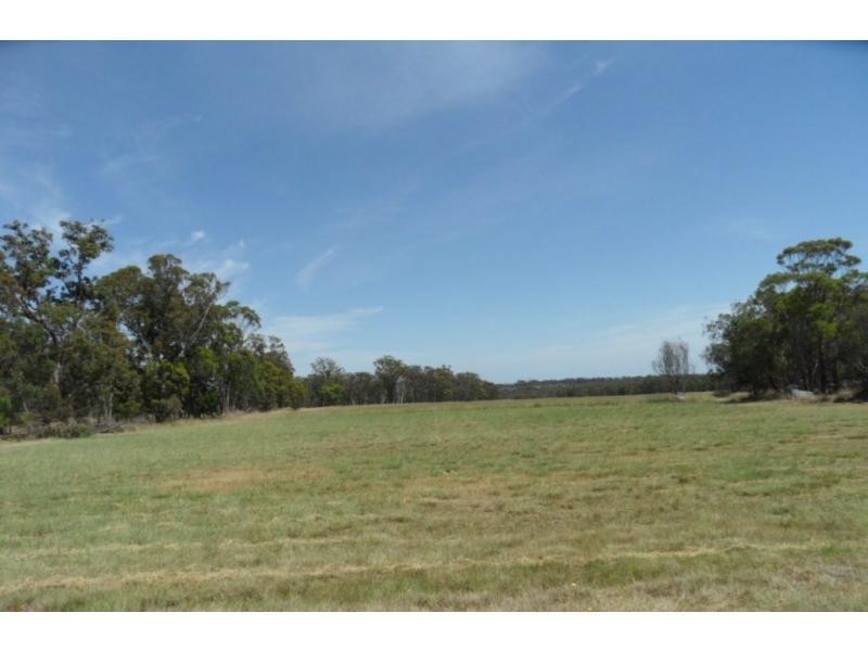 1114 Rabbit Fence Road, Pozieres, Stanthorpe QLD 4380