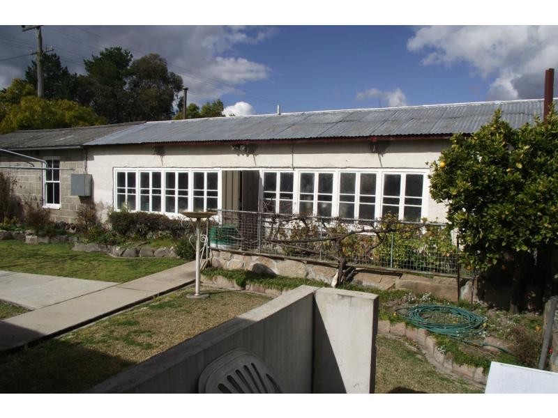 21 Rayleigh Street, Wallangarra, Stanthorpe QLD 4380