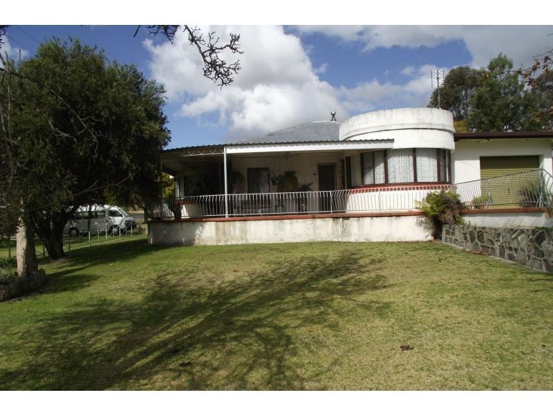 21 Rayleigh Street, Wallangarra, Stanthorpe QLD 4380