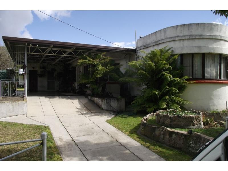 21 Rayleigh Street, Wallangarra, Stanthorpe QLD 4380