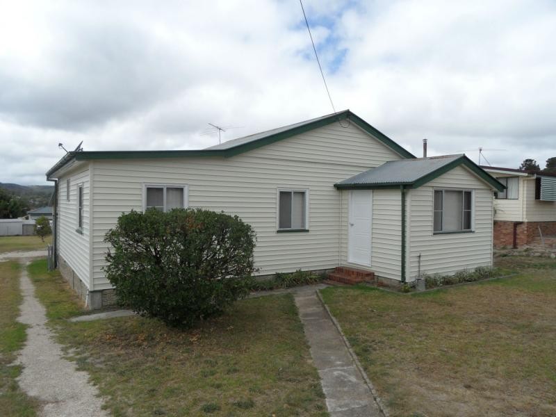 35 Hillcrest Street, Stanthorpe QLD 4380