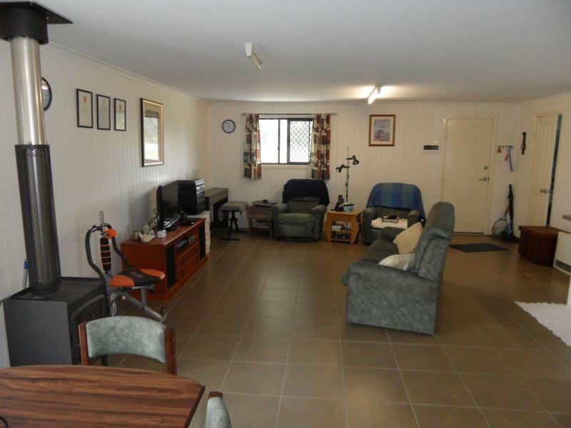 813 Rabbit Fence Road, Pozieres, Stanthorpe QLD 4380