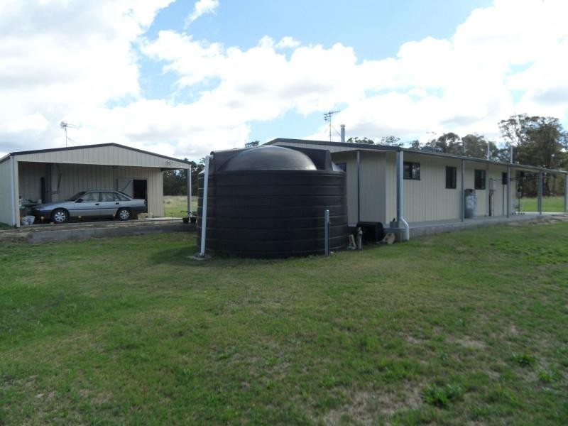 813 Rabbit Fence Road, Pozieres, Stanthorpe QLD 4380