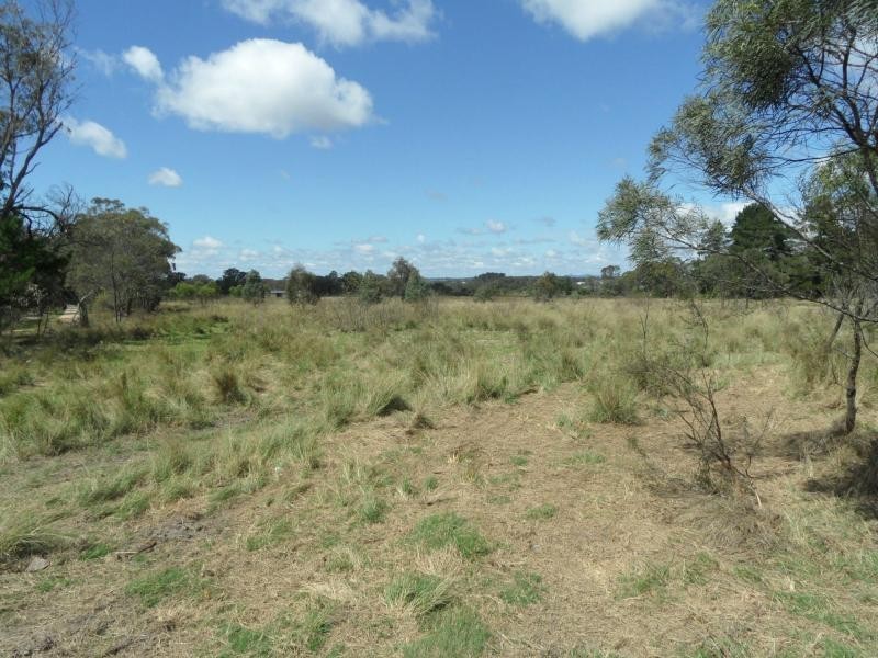 813 Rabbit Fence Road, Pozieres, Stanthorpe QLD 4380