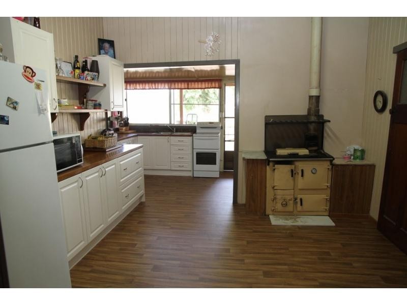 2223 Rabbit Fence Road, Stanthorpe, Dalveen QLD 4374