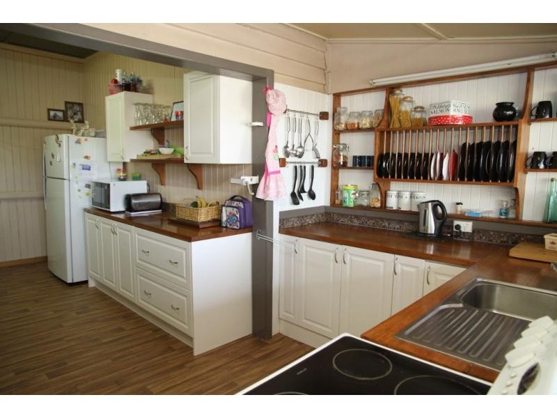 2223 Rabbit Fence Road, Stanthorpe, Dalveen QLD 4374