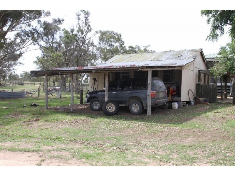 2223 Rabbit Fence Road, Stanthorpe, Dalveen QLD 4374