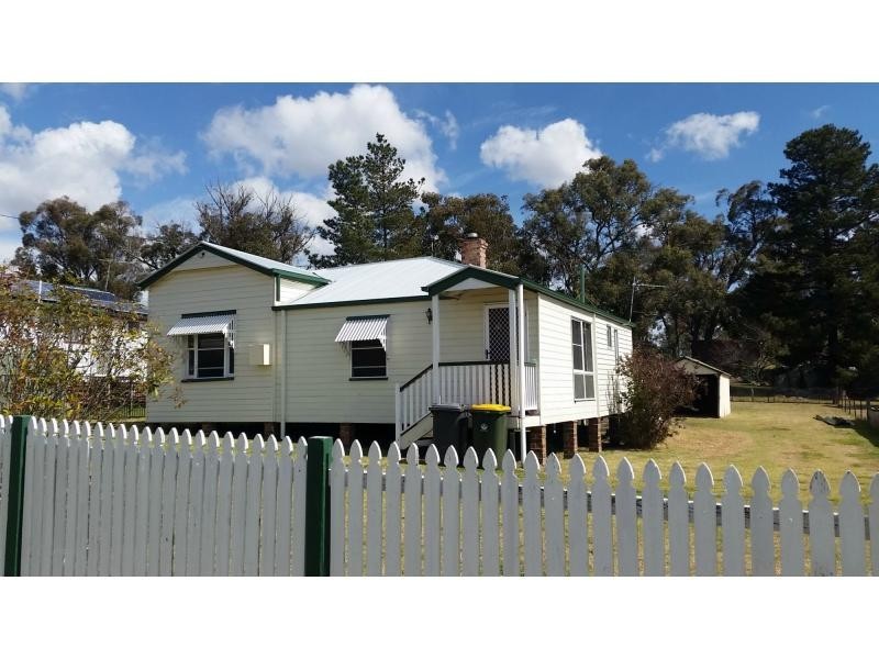 26 McGregor Terrace, Stanthorpe QLD 4380