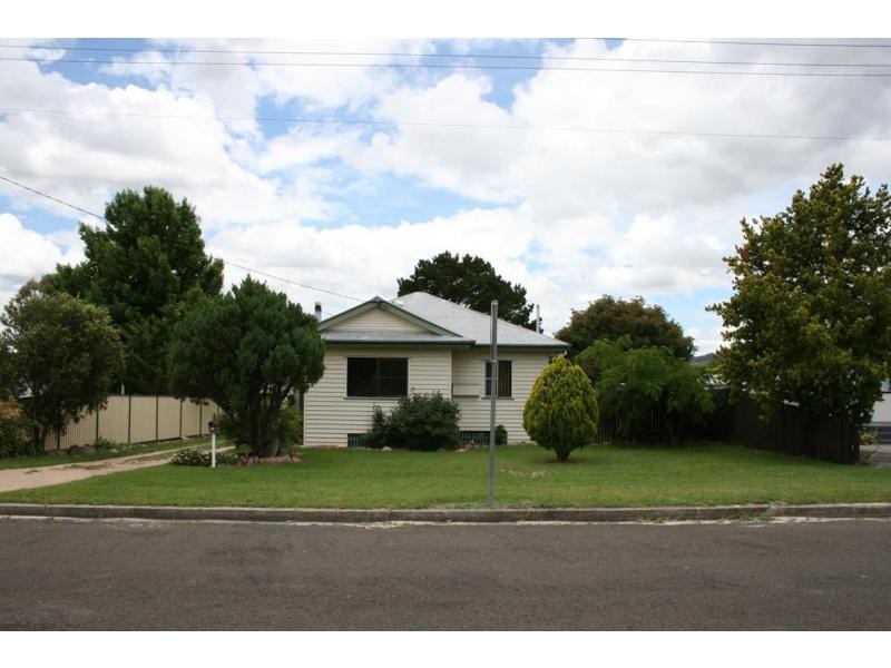 9 Ferris Street, Stanthorpe QLD 4380