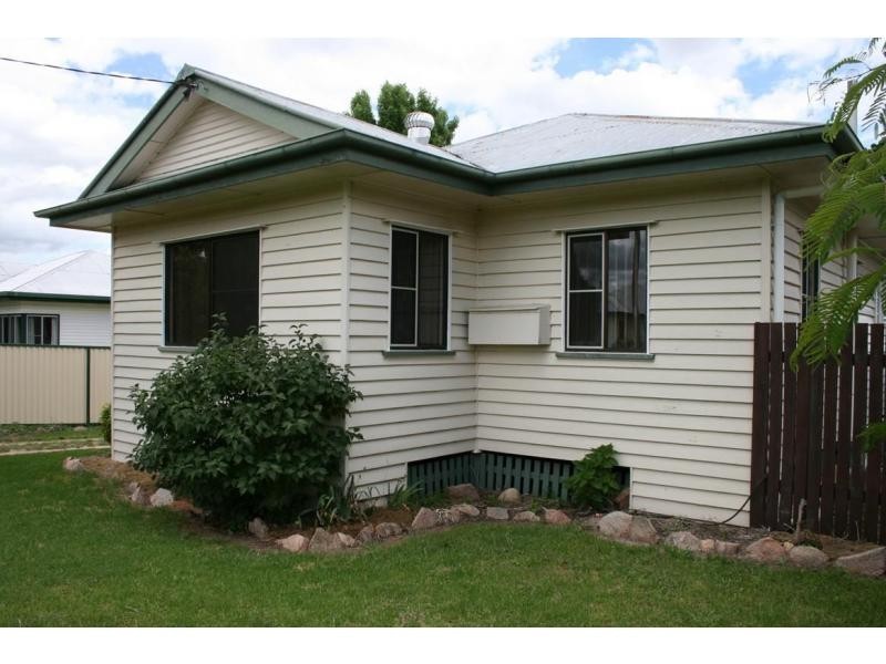 9 Ferris Street, Stanthorpe QLD 4380