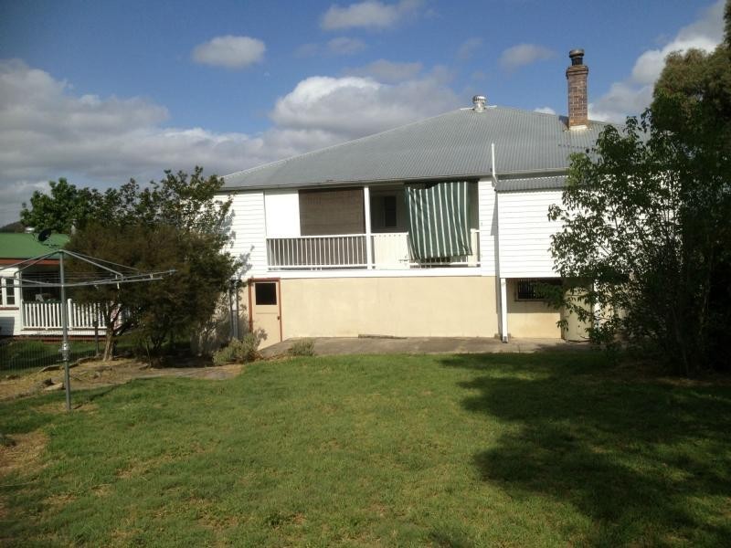 30 McGregor Terrace, Stanthorpe QLD 4380