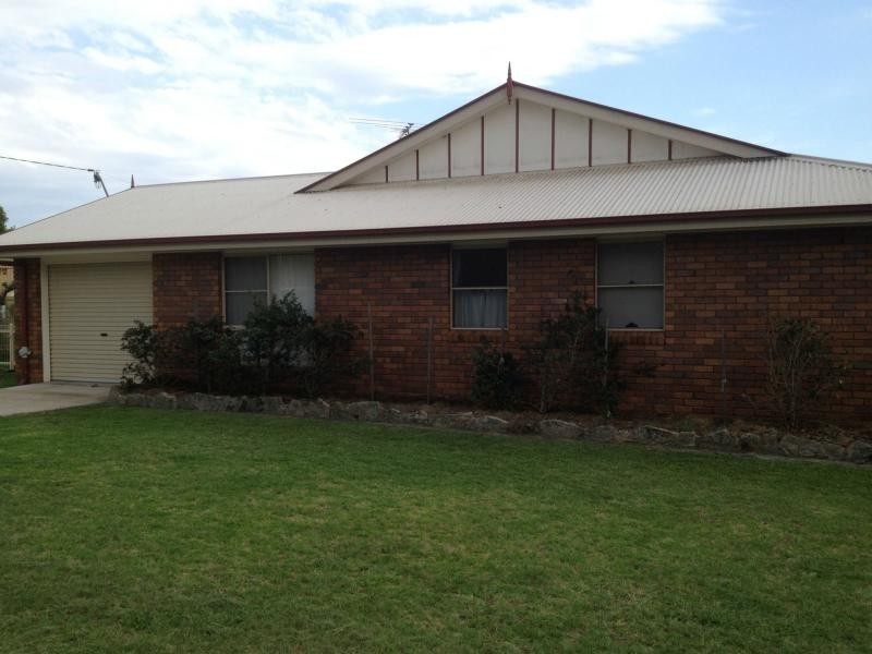 2 Sheahan Street, Stanthorpe QLD 4380