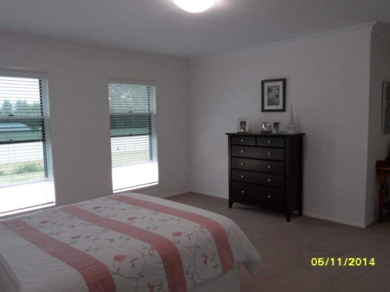 22 Pioneers Parade, Stanthorpe QLD 4380