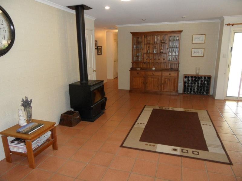 18 Pioneers Parade, Stanthorpe QLD 4380