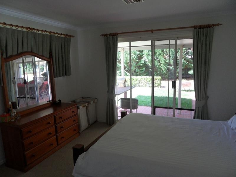 18 Pioneers Parade, Stanthorpe QLD 4380
