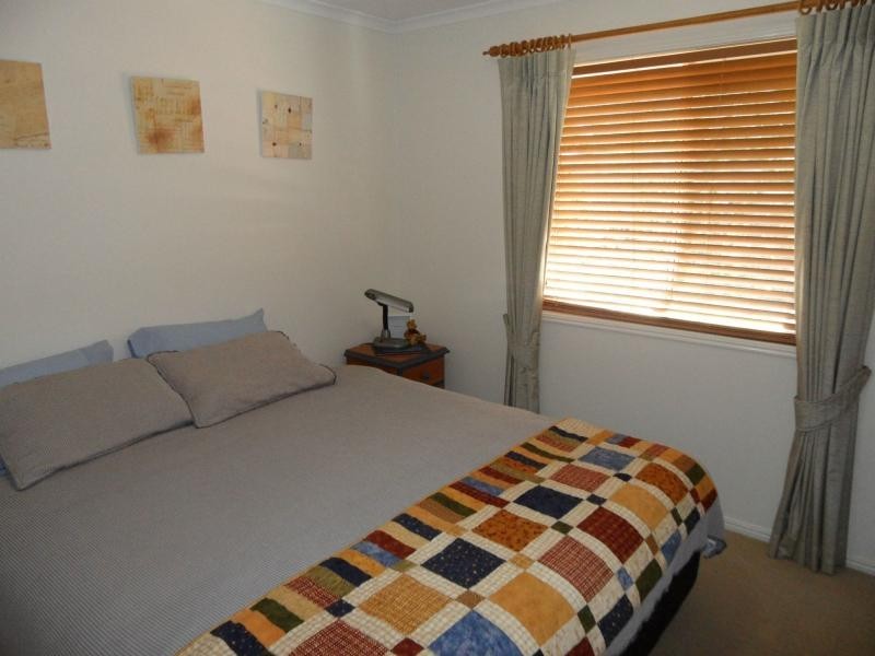 18 Pioneers Parade, Stanthorpe QLD 4380