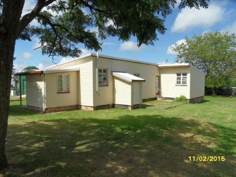 38 Rockwell Street, Wallangarra, Wallangarra QLD 4383