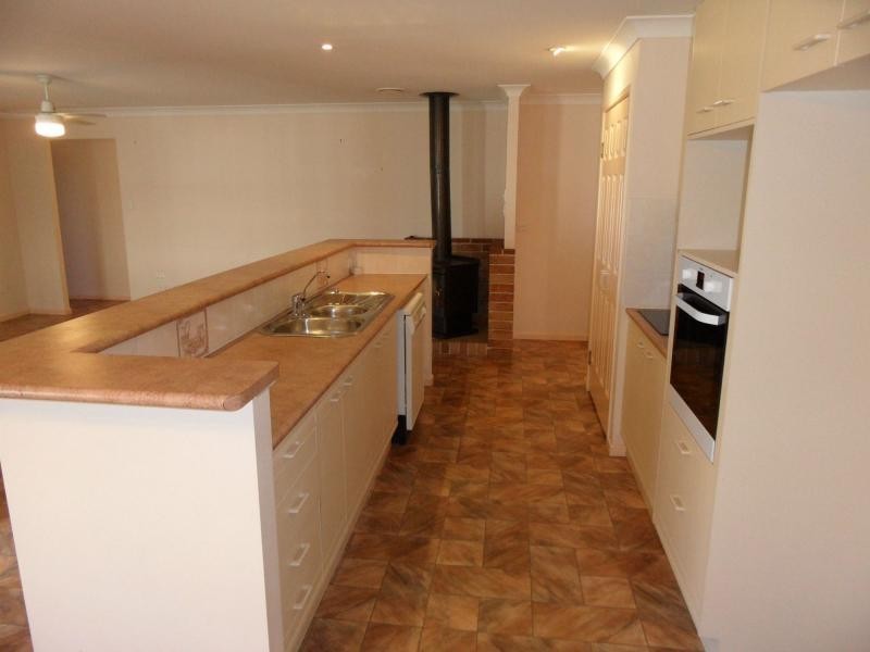 6 Pitts Street, Stanthorpe QLD 4380