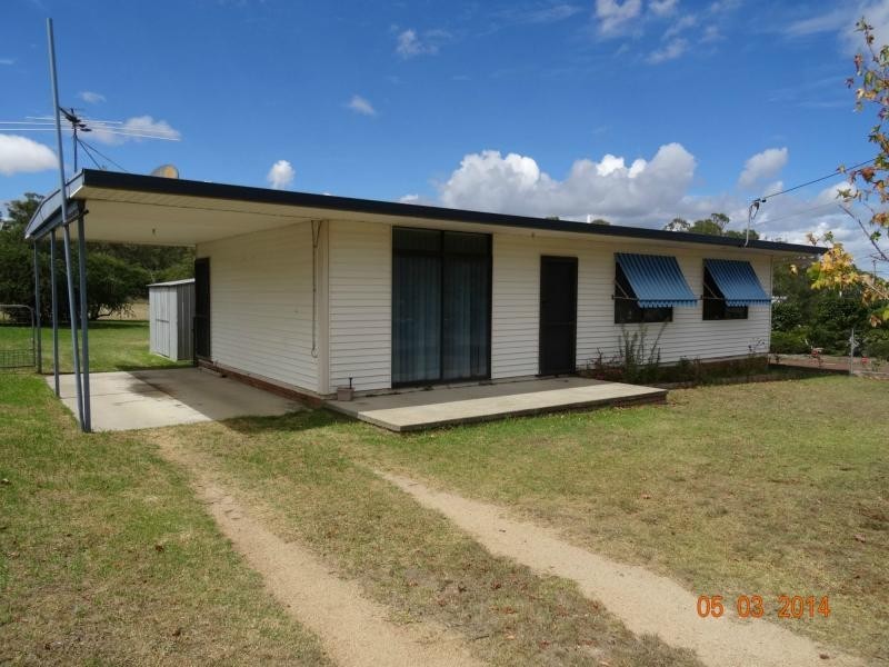 55 Wallangarra Road, Stanthorpe QLD 4380