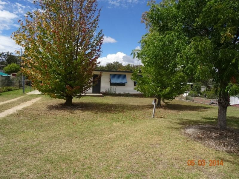 55 Wallangarra Road, Stanthorpe QLD 4380