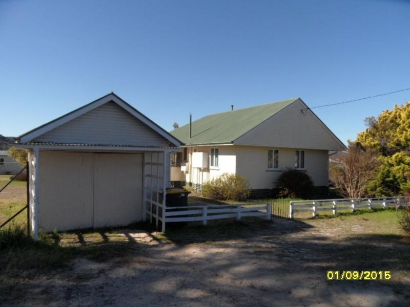 26 Stanton Street, Stanthorpe QLD 4380