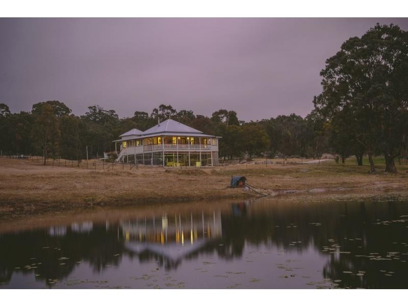 2 Armstrong Road, Eukey, Stanthorpe QLD 4380