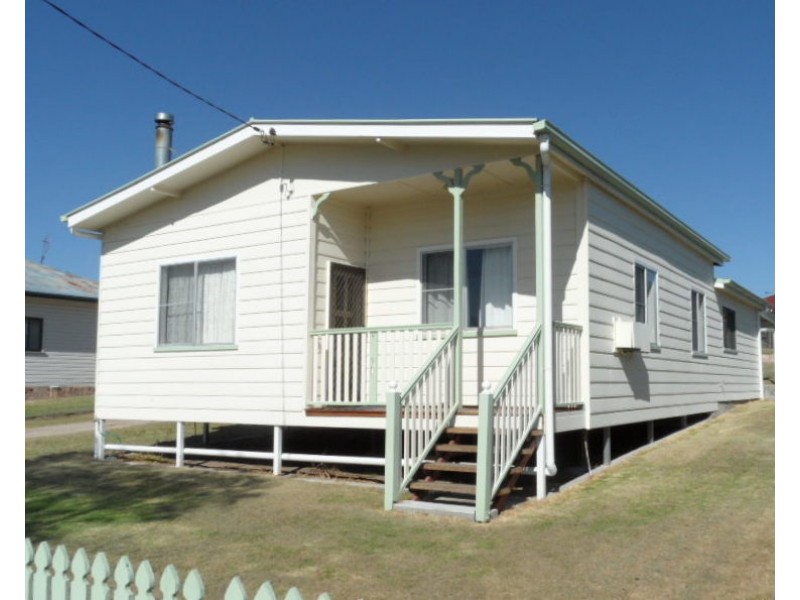 32 Denham Street, Stanthorpe QLD 4380